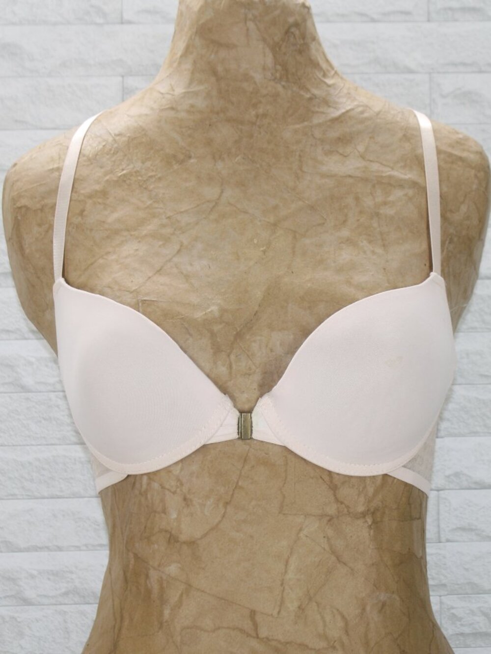 VINCE CAMUTO Bra Nude Racerback Lace Sheer Neutral Padded